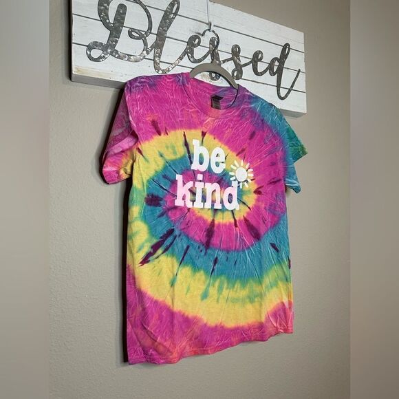 Be Kind - Women’s neon tie dyed Be Kind short sleeve t-shirt - Picture 3 of 7